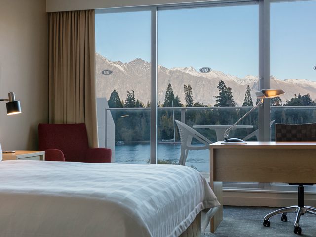 レイクビュールーム(クラウンプラザ)